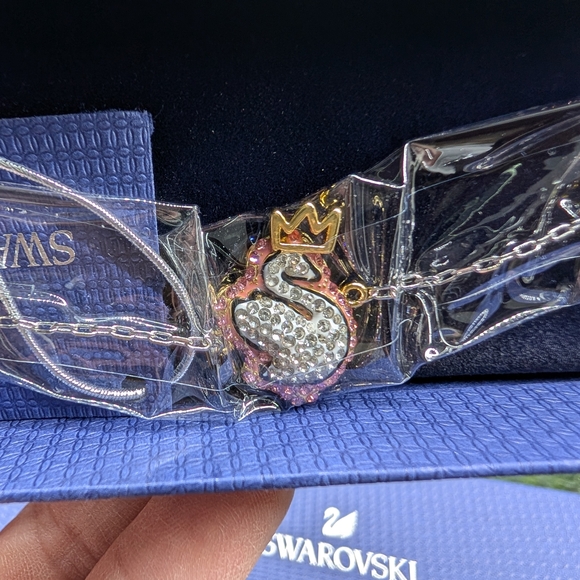 Swarovski Silver and Pink Crystal Swan Bracelet - Picture 2 of 4